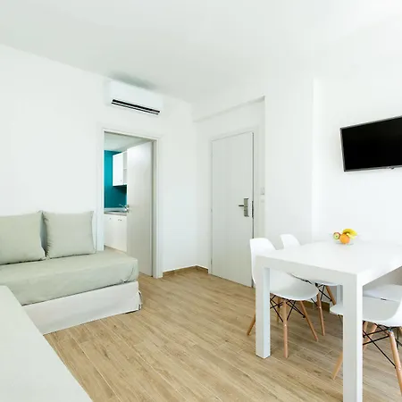 Golden Coast Seaside Apartment